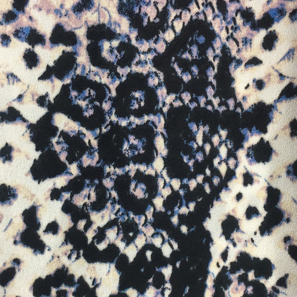 ADRIANNA PAPELL Animal Print Long Line Cool Comfy V-Neck Yoke Back Versatile - Picture 11 of 15